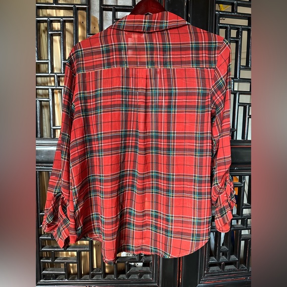 Light somewhat see thru chiffon blouse - Picture 2 of 2